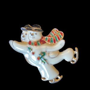 Vintage Skating Snowmen Brooch Pin Holiday Christmas Winter Cloisonne’ Enamal